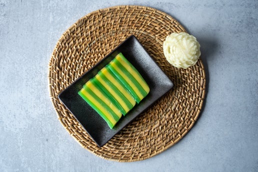Green Pandan and Mung Bean Layered Cake (Banh Da Lon)