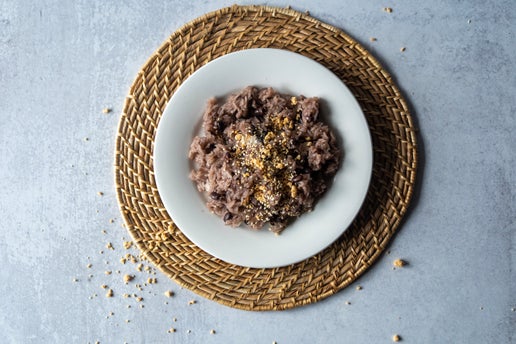 Sweet Rice with Black Bean (Xoi Dau Den)